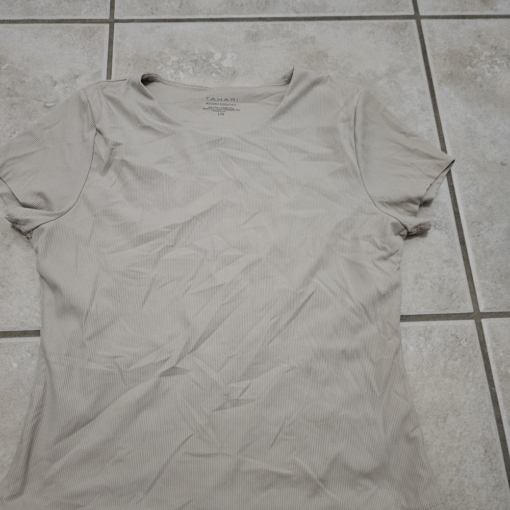 Tahari Light Beige Short Sleeve Tee